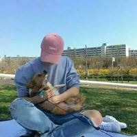 男生头像真人抱小动物 男生头像抱宠物的帅气