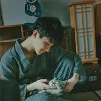 男生头像真人抱小动物 男生头像抱宠物的帅气