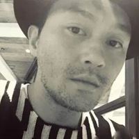 成熟沧桑胡渣男人头像漫画（颓废胡渣男头像卡通）