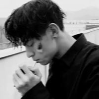 帅气头像男生真人_80后照片男生头像