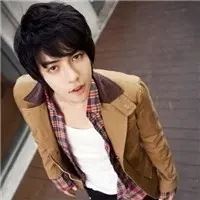 帅气头像男生真人_80后照片男生头像