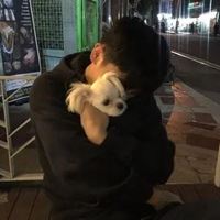 男生抱宠物头像大全_抱着宠物的动漫男生头像高清图片