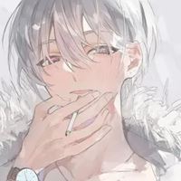 白色衣服男生头像高清_白色的男生头像