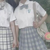 闺蜜头像校服一人一半_闺蜜头像校园风穿校服动漫