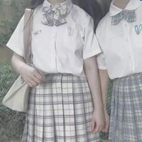 闺蜜头像校服一人一半_闺蜜头像校园风穿校服动漫