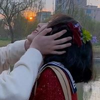 高质量闺蜜头像两人一人一张（小众超好看的闺蜜头像真人）