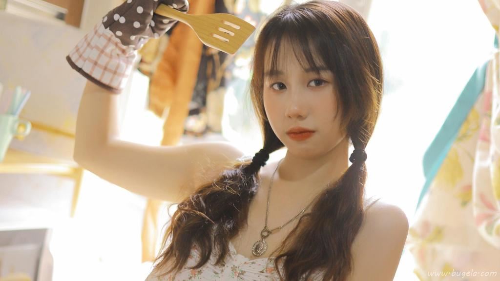 居家美女图片