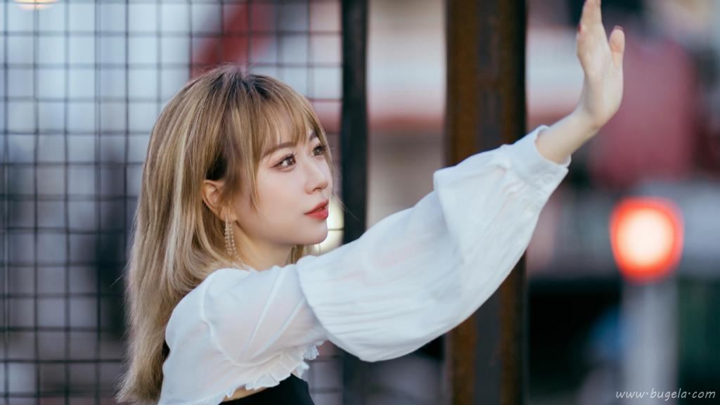 长腿美女街拍图片