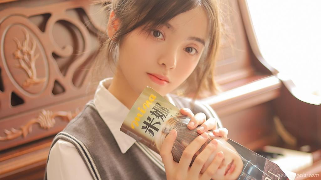 文艺气质美女图片