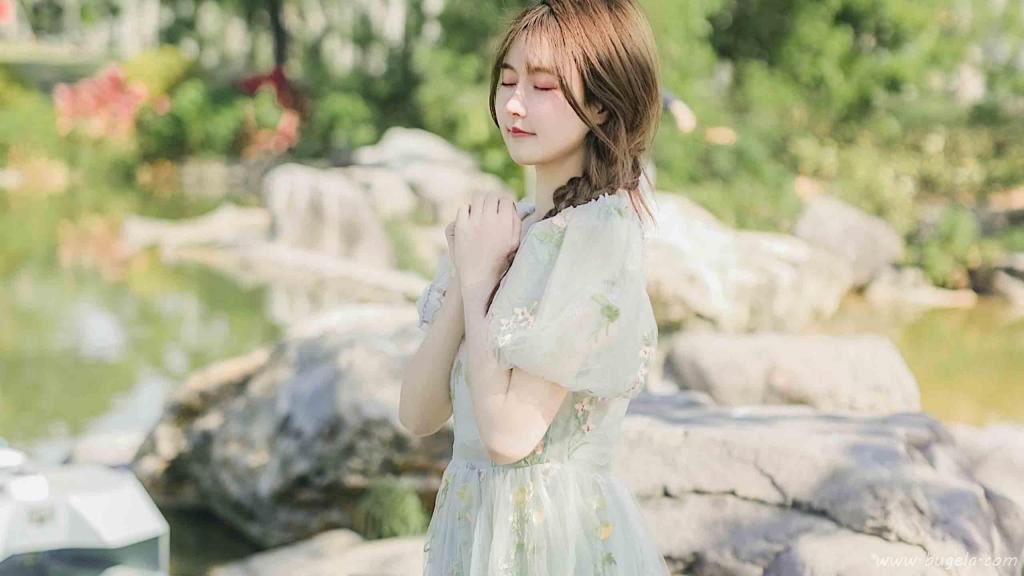 森系女神户外清新图片