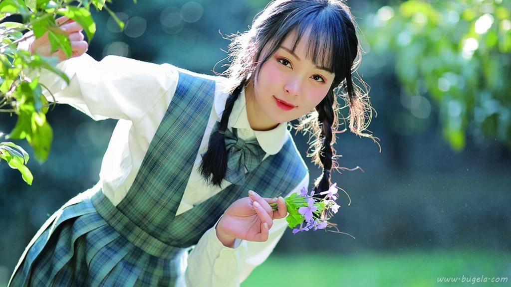 清秀美女户外清新图片