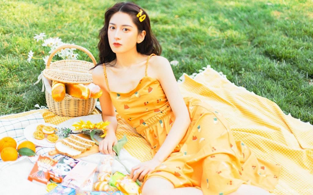 元气清纯美女迷人图片