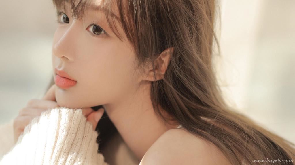 长发美女迷人图片