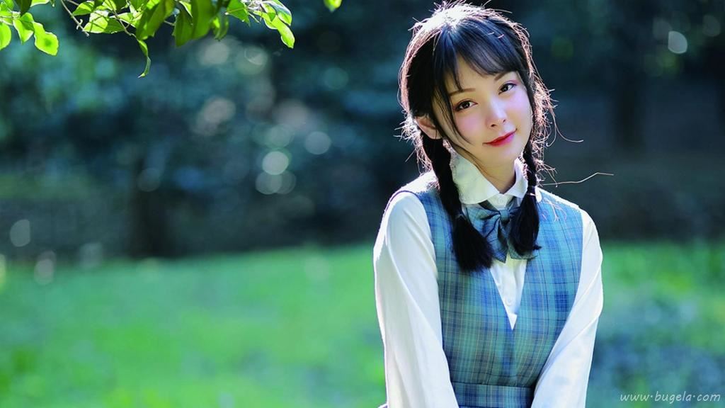 清秀美女户外清新图片
