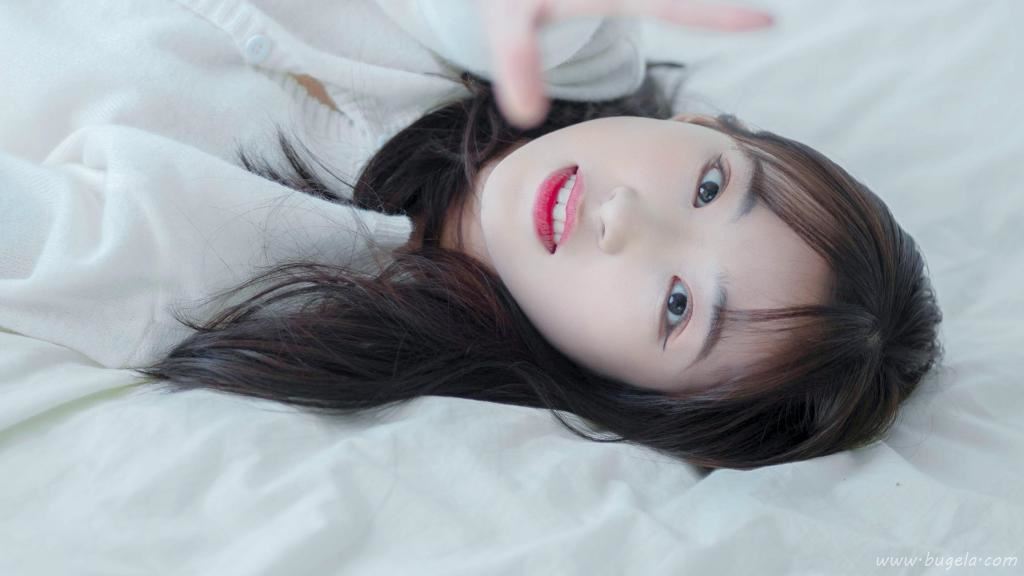 秀色可餐的居家美女图片