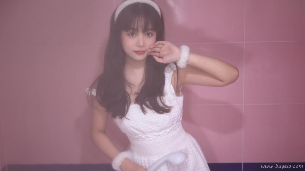 浴室女孩梦幻图片