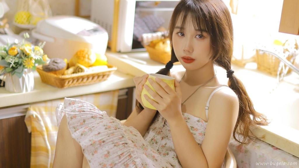 居家美女图片