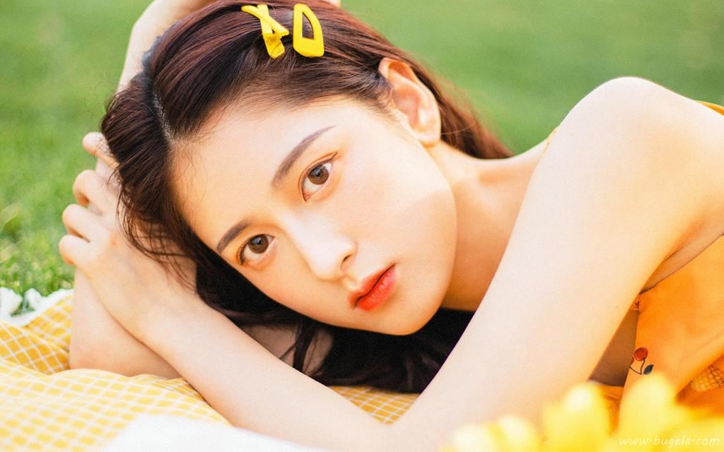 元气清纯美女迷人图片