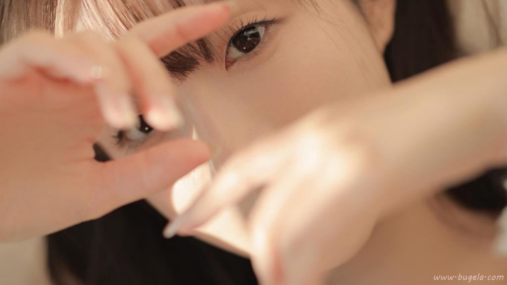 长发美女迷人图片