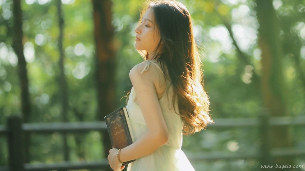 清新淡雅的美女图片