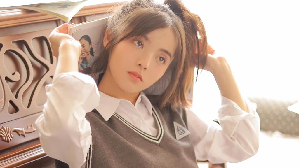 文艺气质美女图片