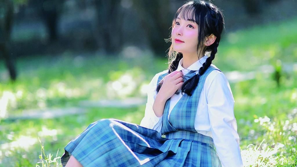 清秀美女户外清新图片