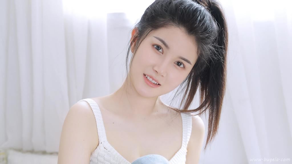 画画的文艺美女图片