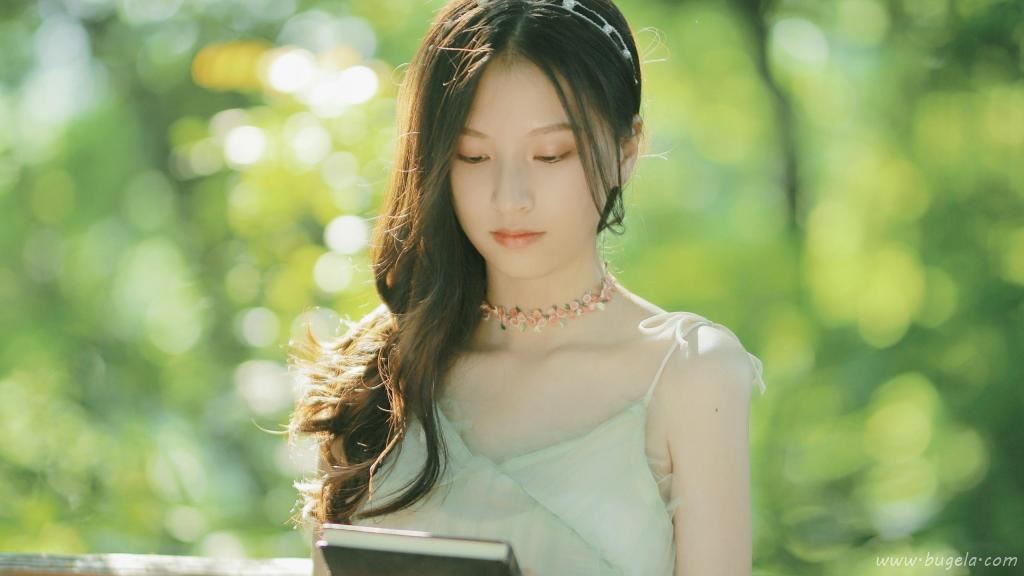 清新淡雅的美女图片