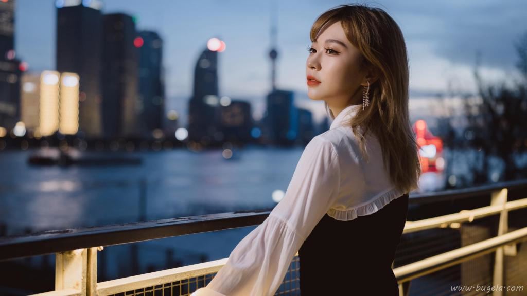 长腿美女街拍图片
