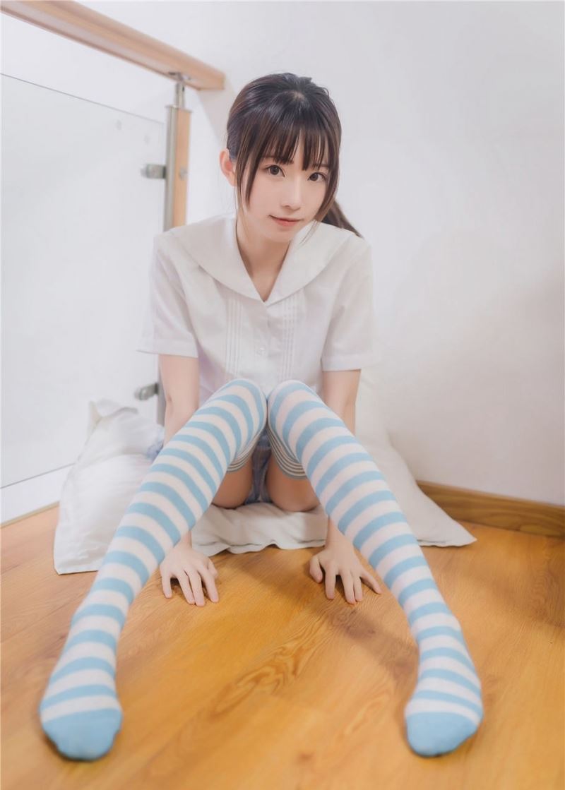 长筒袜美女白皙大长腿私房