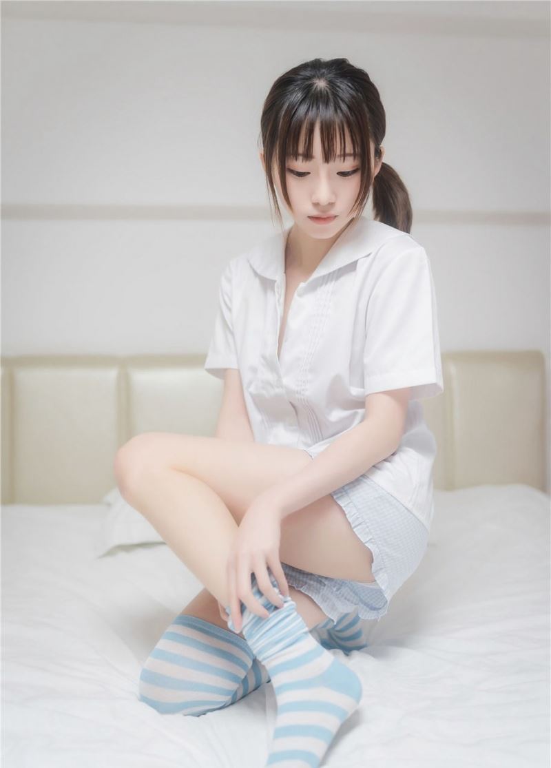 长筒袜美女白皙大长腿私房