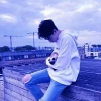 蓝色系的男生头像图片|深蓝色男生头像