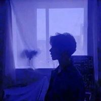 蓝色系的男生头像图片|深蓝色男生头像