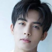 阳光肌肉男图片头像（成熟帅气男生头像图片）
