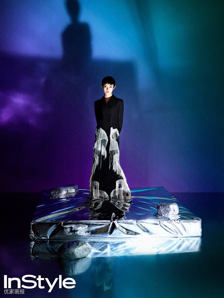 林允露耳短发杂志封面大片高级感十足