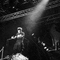 灯光头像图片-聚光灯照片