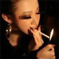 头像女生霸气冷酷纹身抽烟 男生头像纹身吸烟帅气