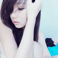 女生淋雨头像_女生伤感头像雨淋湿的