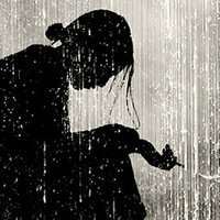 女生淋雨头像_女生伤感头像雨淋湿的
