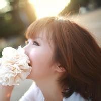 挡脸图片女生头像 微信头像挡脸美女图