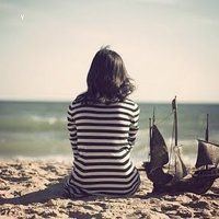 女生头像坐着全身侧面-躺着侧面女头像