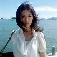 微信头像露肩膀女生_微信头像女吊带露肩