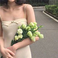 微信头像露肩膀女生_微信头像女吊带露肩