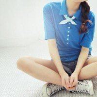 头像女坐着的图片挡脸|女生坐着的头像