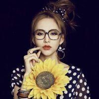 带向日葵的女生头像|向日葵微信头像图片女孩