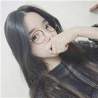 戴圆眼镜的女生头像-复古圆眼镜女生头像