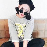 戴圆眼镜的女生头像-复古圆眼镜女生头像