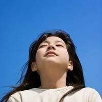 仰望天空头像女动漫 仰望星空头像女