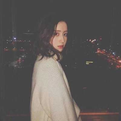 头像女生霸气冷酷伤感2022（2022好看的头像图片冷酷女）