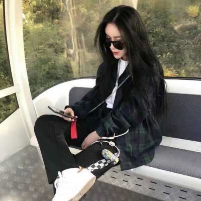 头像女生霸气冷酷伤感2022（2022好看的头像图片冷酷女）